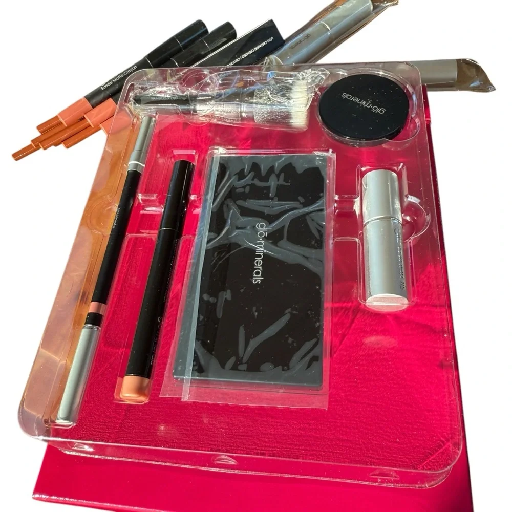 GLO SKIN BEAUTY MAKEUP BUNDLE – FULL SIZE & NEW ITEMS (REF LOT 3)